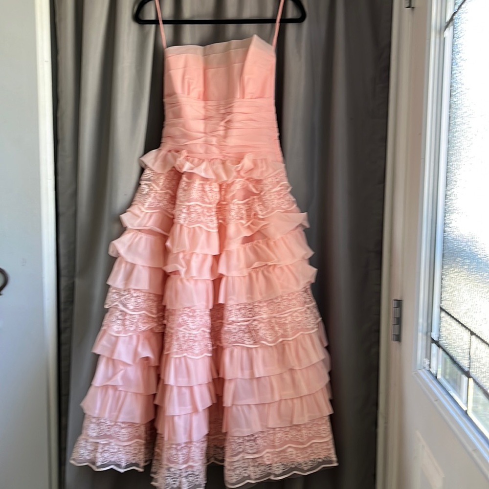 Pretty in Pink-Vintage grad/prom strapless dress